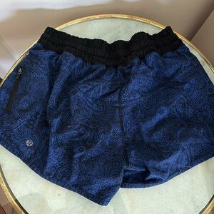 Lululemon size 6 shorts